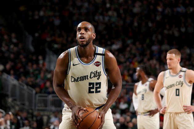 MILWAUKEE, WI - FEBRUARY 10: Khris Middleton #22 of the Milwaukee Bucks shoot a free throw during a game against the Sacramento Kings on February 10, 2020 at the Fiserv Forum Center in Milwaukee, Wisconsin. NOTE TO USER: User expressly acknowledges and agrees that, by downloading and or using this Photograph, user is consenting to the terms and conditions of the Getty Images License Agreement. Mandatory Copyright Notice: Copyright 2020 NBAE (Photo by Gary Dineen/NBAE via Getty Images).