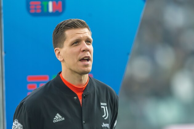 TURIN, ITALY - FEBRUARY 02: (BILD ZEITUNG OUT) goalkeeper Wojciech Szczesny of Juventus looks on prior to the Serie A match between Juventus and ACF Fiorentina at Allianz Stadium on February 02, 2020 in Turin, Italy.  (Photo by TF-Images/Getty Images)