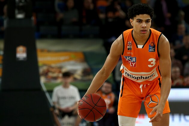 ULM, GERMANY - JANUARY 17: (BILD ZEITUNG OUT) Killian Hayes of Ratiopharm Ulm controls the ball during the EasyCredit Basketball Bundesliga (BBL) match between Ratiopharm Ulm and Medi Bayreuth at ratiopharm Arena on January 15, 2020 in Ulm, Germany. (Photo by TF-Images/Getty Images)
