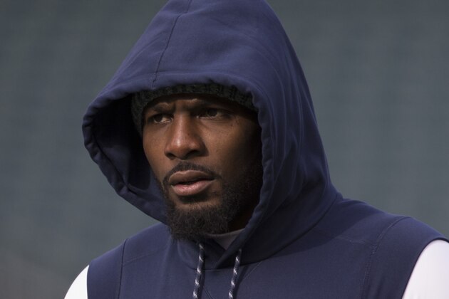 PHILADELPHIA, PA - DECEMBER 31: Dez Bryant #88 of the Dallas Cowboys looks on prior to the game against the Philadelphia Eagles at Lincoln Financial Field on December 31, 2017 in Philadelphia, Pennsylvania. (Photo by Mitchell Leff/Getty Images)