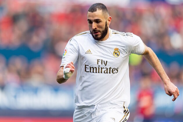 PAMPLONA, SPAIN - FEBRUARY 09: (BILD ZEITUNG OUT) Karim Benzema of Real Madrid looks on during the Liga match between CA Osasuna and Real Madrid CF at El Sadar Stadium on February 09, 2020 in Pamplona, Spain. (Photo by Alejandro/DeFodi Images via Getty Images)