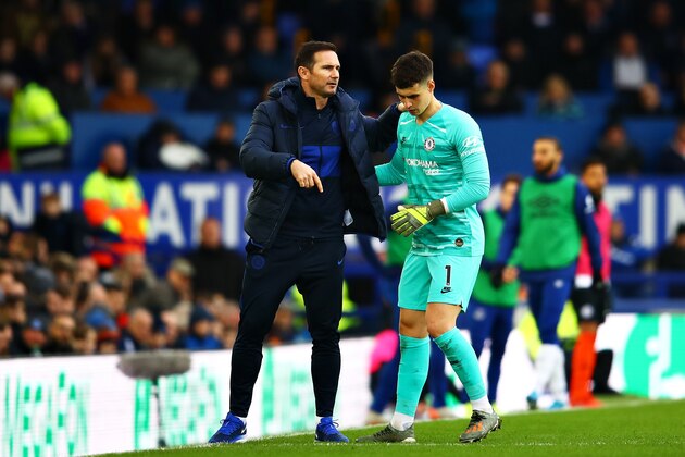 LIVERPOOL, ENGLAND - DECEMBER 07: Frank Lampard, Manager of Chelsea talks with Kepa Arrizabalaga of Chelsea during the Premier League match between Everton FC and Chelsea FC at Goodison Park on December 07, 2019 in Liverpool, United Kingdom. (Photo by Chris Brunskill/Fantasista/Getty Images)
