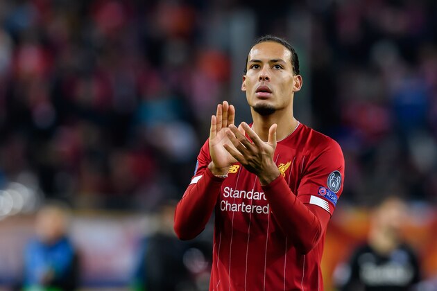 SALZBURG, AUSTRIA - DECEMBER 10: (BILD ZEITUNG OUT) Virgil Van Dijk of FC Liverpool gestures during the UEFA Champions League group E match between RB Salzburg and Liverpool FC at Red Bull Arena on December 10, 2019 in Salzburg, Austria. (Photo by TF-Images/Getty Images) SALZBURG, AUSTRIA - DECEMBER 10: (BILD ZEITUNG OUT) Virgil Van Dijk of FC Liverpool gestures during the UEFA Champions League group E match between RB Salzburg and Liverpool FC at Red Bull Arena on December 10, 2019 in Salzburg, Austria. (Photo by TF-Images/Getty Images)