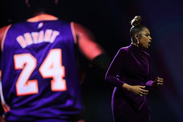 CHICAGO, ILLINOIS - FEBRUARY 16: Jennifer Hudson performs a tribute to Kobe Bryant before the 69th NBA All-Star Game at the United Center on February 16, 2020 in Chicago, Illinois. NOTE TO USER: User expressly acknowledges and agrees that, by downloading and or using this photograph, User is consenting to the terms and conditions of the Getty Images License Agreement. (Photo by Jonathan Daniel/Getty Images) CHICAGO, ILLINOIS - FEBRUARY 16: Jennifer Hudson performs a tribute to Kobe Bryant before the 69th NBA All-Star Game at the United Center on February 16, 2020 in Chicago, Illinois. NOTE TO USER: User expressly acknowledges and agrees that, by downloading and or using this photograph, User is consenting to the terms and conditions of the Getty Images License Agreement. (Photo by Jonathan Daniel/Getty Images)