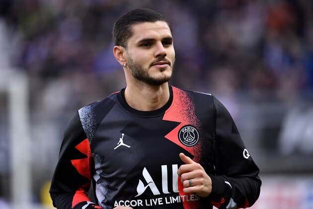 AMIENS, FRANCE - FEBRUARY 15: Mauro Icardi of Paris Saint-Germain looks on during warmup before the Ligue 1 match between Amiens and Paris at Stade de la Licorne on February 15, 2020 in Amiens, France. (Photo by Aurelien Meunier/Getty Images)