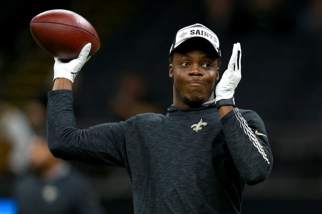 NEW ORLEANS, LOUISIANA - OCTOBER 27: Teddy Bridgewater #5 of the New Orleans Saints warms up prior to the start of a NFL game against the Arizona Cardinals at the Mercedes Benz Superdome on October 27, 2019 in New Orleans, Louisiana. (Photo by Sean Gardner/Getty Images)