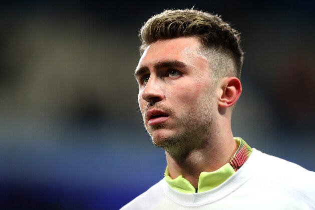 MANCHESTER, ENGLAND - FEBRUARY 19: Aymeric Laporte of Manchester City warms up prior to the Premier League match between Manchester City and West Ham United at Etihad Stadium on February 19, 2020 in Manchester, United Kingdom. (Photo by Alex Livesey/Getty Images)