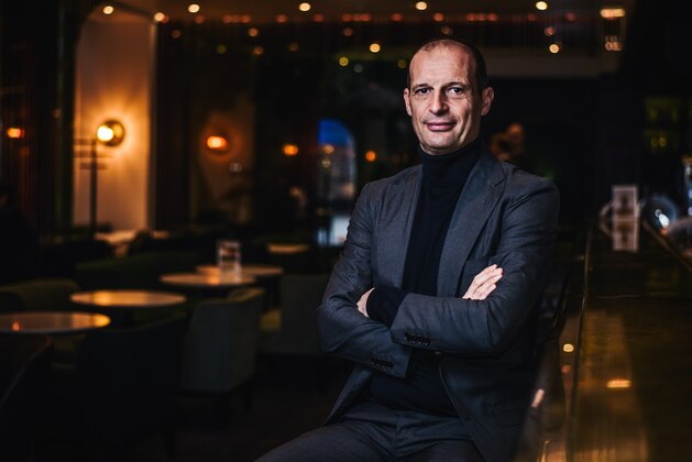 Former Italian football player and former Juventus coach Massimiliano Allegri poses during a photo session, in Paris, on February 20, 2020. - Massimiliano Allegri, 52, free since last summer when he left the Italian football club Juventus, is in Paris to promote his book Former Italian football player and former Juventus coach Massimiliano Allegri poses during a photo session, in Paris, on February 20, 2020. - Massimiliano Allegri, 52, free since last summer when he left the Italian football club Juventus, is in Paris to promote his book