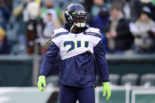 PHILADELPHIA, PENNSYLVANIA - JANUARY 05:  Marshawn Lynch #24 of the Seattle Seahawks warms up before the NFC Wild Card Playoff game against the Philadelphia Eagles at Lincoln Financial Field on January 05, 2020 in Philadelphia, Pennsylvania. (Photo by Steven Ryan/Getty Images)