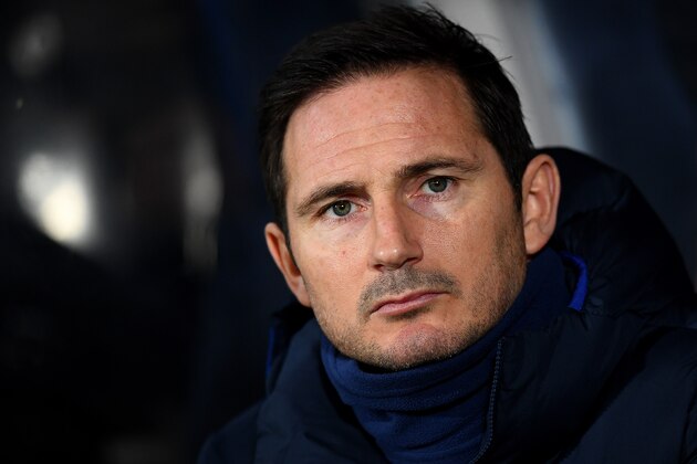 HULL, ENGLAND - JANUARY 25: Frank Lampard, Manager of Chelsea looks on prior the FA Cup Fourth Round match between Hull City and Chelsea at KCOM Stadium on January 25, 2020 in Hull, England. (Photo by Clive Mason/Getty Images)