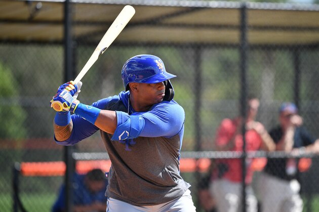 PORT ST. LUCIE, FLORIDA - FEBRUARY 20: Yoenis Cespedes #52 of the New York Mets takes batting practice during the team workouts at Clover Park on February 20, 2020 in Port St. Lucie, Florida. (Photo by Mark Brown/Getty Images)
