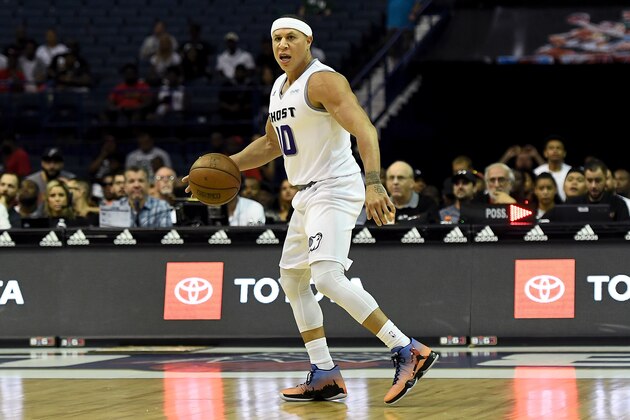 CHICAGO, ILLINOIS - AUGUST 03:  Mike Bibby #10 of the Ghost Ballers dribbles the ball in the first half against Tri-State during week seven of the BIG3 three on three basketball league at Allstate Arena on August 03, 2019 in Chicago, Illinois. (Photo by Stacy Revere/BIG3 via Getty Images)