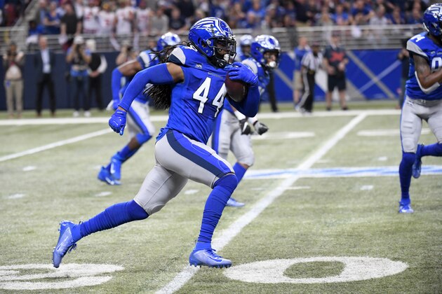 ST. LOUIS, MO - FEBRUARY 23: Joe Powell #44 of the St. Louis BattleHawks after taking a lateral from Keith Mumphery and ran it back for the first kickoff return in the XFL League against the New York Guardians at The Dome at America's Center on February 23, 2020 in St. Louis, Missouri. (Photo by Scott Rovak/XFL via Getty Images) ST. LOUIS, MO - FEBRUARY 23: Joe Powell #44 of the St. Louis BattleHawks after taking a lateral from Keith Mumphery and ran it back for the first kickoff return in the XFL League against the New York Guardians at The Dome at America's Center on February 23, 2020 in St. Louis, Missouri. (Photo by Scott Rovak/XFL via Getty Images)