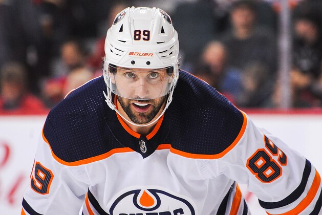 CALGARY, AB - FEBRUARY 01: Sam Gagner #89 of the Edmonton Oilers in action against the Calgary Flames during an NHL game at Scotiabank Saddledome on February 1, 2020 in Calgary, Alberta, Canada. (Photo by Derek Leung/Getty Images)