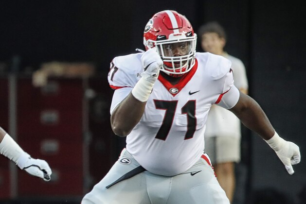 NASHVILLE, TENNESSEE - AUGUST 31:  Andrew Thomas #71 of the Georgia Bulldogs plays against the Vanderbilt Commodores at Vanderbilt Stadium on August 31, 2019 in Nashville, Tennessee. (Photo by Frederick Breedon/Getty Images)