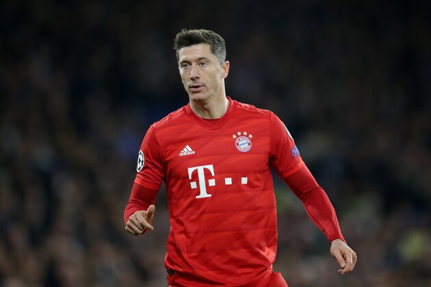 LONDON, ENGLAND - FEBRUARY 25: Robert Lewandowski of Bayern Munich during the UEFA Champions League round of 16 first leg match between Chelsea FC and FC Bayern Muenchen at Stamford Bridge on February 25, 2020 in London, United Kingdom. (Photo by Robin Jones/Getty Images)