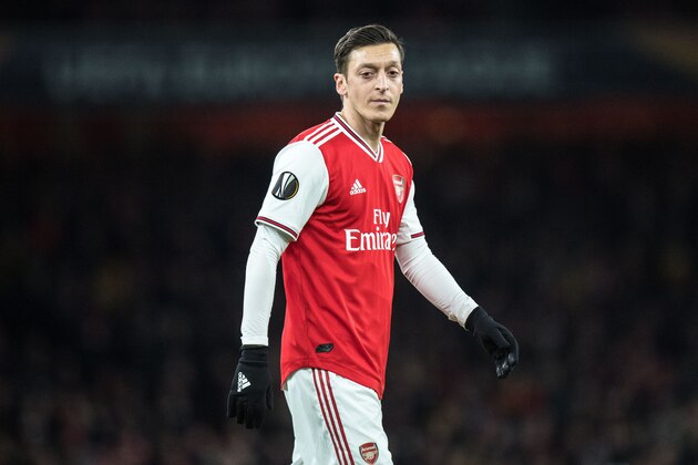 LONDON, ENGLAND - FEBRUARY 27: Mesut Ozil of Arsenal FC looks on during the UEFA Europa League round of 32 second leg match between Arsenal FC and Olympiacos FC at Emirates Stadium on February 27, 2020 in London, United Kingdom. (Photo by Sebastian Frej/MB Media/Getty Images)