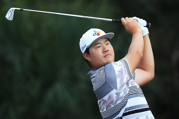 PALM BEACH GARDENS, FLORIDA - MARCH 01: Sungjae Im of South Korea plays his shot from the seventh tee during the final round of the Honda Classic at PGA National Resort and Spa Champion course on March 01, 2020 in Palm Beach Gardens, Florida. (Photo by Sam Greenwood/Getty Images)