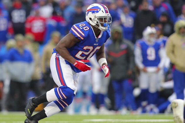 ORCHARD PARK, NY - NOVEMBER 24:  Frank Gore #20 of the Buffalo Bills during the second half against the Denver Broncos at New Era Field on November 24, 2019 in Orchard Park, New York.  Buffalo beats Denver 20 to 3. (Photo by Timothy T Ludwig/Getty Images)