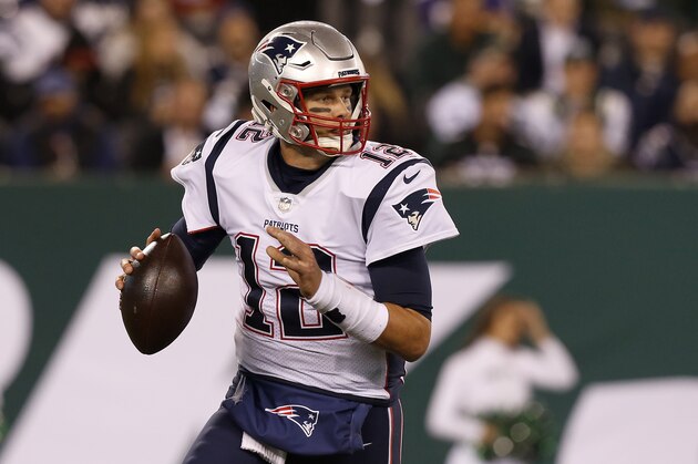 EAST RUTHERFORD, NEW JERSEY - OCTOBER 21:   (NEW YORK DAILIES OUT)  Tom Brady #12 of the New England Patriots in action against the New York Jets at MetLife Stadium on October 21, 2019 in East Rutherford, New Jersey. The Patriots defeated the Jets 33-0. (Photo by Jim McIsaac/Getty Images)