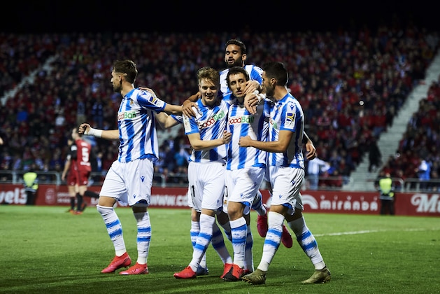 MIRANDA DE EBRO, SPAIN - MARCH 04: Mikel Oyarzabal of Real Sociedad celebrates after scoring a goal during the Copa del Rey semifinal 2nd leg match between Mirandes and Real Sociedad at Estadio Municipal de Anduva on March 04, 2020 in Miranda de Ebro, Spain. (Photo by Juan Manuel Serrano Arce/Getty Images)