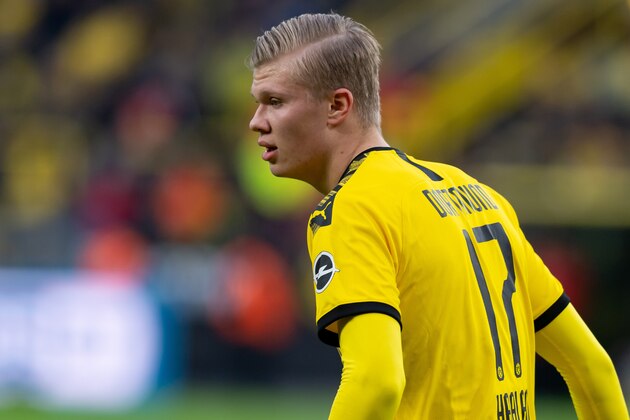 DORTMUND, GERMANY - FEBRUARY 29: (BILD ZEITUNG OUT) Erling Haaland of Borussia Dortmund looks on during the Bundesliga match between Borussia Dortmund and Sport-Club Freiburg at Signal Iduna Park on February 29, 2020 in Dortmund, Germany. (Photo by Max Maiwald/DeFodi Images via Getty Images)