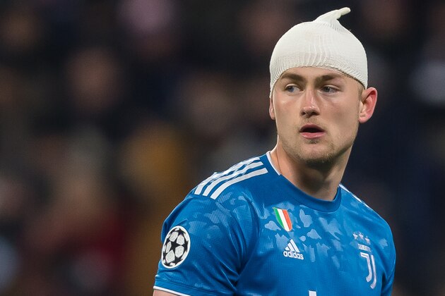 LYON, FRANCE - FEBRUARY 26: (BILD ZEITUNG OUT) Matthijs de Ligt of Juventus Looks on during the UEFA Champions League round of 16 first leg match between Olympique Lyon and Juventus at Parc Olympique on February 26, 2020 in Lyon, France. (Photo by Harry Langer/DeFodi Images via Getty Images)