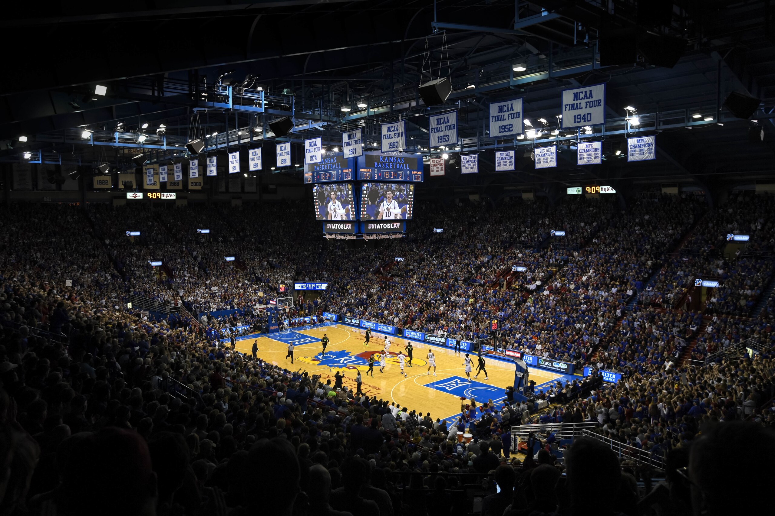 The Kansas Jayhawks host the Baylor Bears during an NCAA college basketball game at Allen Fieldhouse in Lawrence, Kan., Wednesday, Feb. 1, 2017. (AP Photo/Reed Hoffmann)