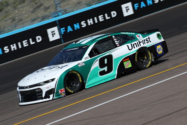 AVONDALE, ARIZONA - MARCH 06: Chase Elliott, driver of the #9 NAPA Auto Parts Chevrolet, practices during practice for the NASCAR Cup Series FanShield 500 at Phoenix Raceway on March 06, 2020 in Avondale, Arizona. (Photo by Chris Graythen/Getty Images) AVONDALE, ARIZONA - MARCH 06: Chase Elliott, driver of the #9 NAPA Auto Parts Chevrolet, practices during practice for the NASCAR Cup Series FanShield 500 at Phoenix Raceway on March 06, 2020 in Avondale, Arizona. (Photo by Chris Graythen/Getty Images)