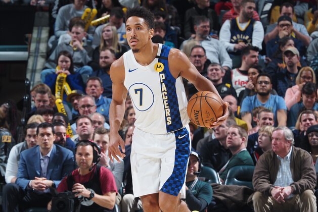 INDIANAPOLIS, IN - FEBRUARY 27:  Malcolm Brogdon #7 of the Indiana Pacers handles the ball against the Portland Trail Blazers on February 27, 2020 at Bankers Life Fieldhouse in Indianapolis, Indiana. NOTE TO USER: User expressly acknowledges and agrees that, by downloading and or using this Photograph, user is consenting to the terms and conditions of the Getty Images License Agreement. Mandatory Copyright Notice: Copyright 2020 NBAE (Photo by Ron Hoskins/NBAE via Getty Images)