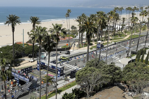 LOS ANGELES, CALIFORNIA - MARCH 24: Runners cross the finish line of the Skechers Performance Los Angeles Marathon at Santa Monica Beach on March 24, 2019 in Los Angeles, California. (Photo by Meg Oliphant/Getty Images)