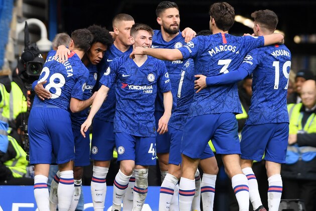 LONDON, ENGLAND - MARCH 08: Willian of Chelsea celebrates with teammates Cesar Azpilicueta, Billy Gilmour, Ross Barkley, Olivier Giroud, Mason Mount and Marcos Alonso after scoring his team's third goal during the Premier League match between Chelsea FC and Everton FC at Stamford Bridge on March 08, 2020 in London, United Kingdom. (Photo by Mike Hewitt/Getty Images) LONDON, ENGLAND - MARCH 08: Willian of Chelsea celebrates with teammates Cesar Azpilicueta, Billy Gilmour, Ross Barkley, Olivier Giroud, Mason Mount and Marcos Alonso after scoring his team's third goal during the Premier League match between Chelsea FC and Everton FC at Stamford Bridge on March 08, 2020 in London, United Kingdom. (Photo by Mike Hewitt/Getty Images)