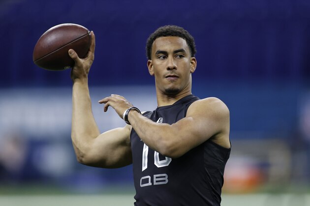 INDIANAPOLIS, IN - FEBRUARY 27: Quarterback Jordan Love of Utah State throws a pass during the NFL Scouting Combine at Lucas Oil Stadium on February 27, 2020 in Indianapolis, Indiana. (Photo by Joe Robbins/Getty Images)