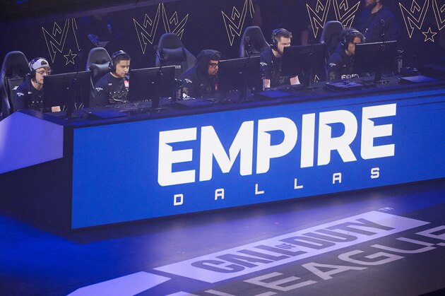 MINNEAPOLIS, MINNESOTA - JANUARY 24: The Dallas Empire competes against the Chicago Huntsmen during day one of the Call of Duty League launch weekend at The Armory on January 24, 2020 in Minneapolis, Minnesota. (Photo by Hannah Foslien/Getty Images)