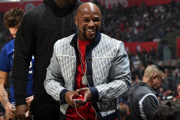 LOS ANGELES, CA - NOVEMBER 20: Boxer, Floyd Mayweather attends the game between the LA Clippers and Boston Celtics on November 20, 2019 at STAPLES Center in Los Angeles, California. NOTE TO USER: User expressly acknowledges and agrees that, by downloading and/or using this Photograph, user is consenting to the terms and conditions of the Getty Images License Agreement. Mandatory Copyright Notice: Copyright 2019 NBAE (Photo by Andrew D. Bernstein/NBAE via Getty Images)