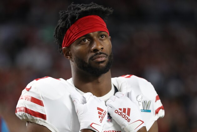 MIAMI, FLORIDA - FEBRUARY 2: Emmanuel Sanders #17 of the San Francisco 49ers stands on the sideline before the game against the Kansas City Chiefs in Super Bowl LIV at Hard Rock Stadium on February 2, 2020 in Miami, Florida. The Chiefs defeated the 49ers 31-20. (Photo by Michael Zagaris/San Francisco 49ers/Getty Images)