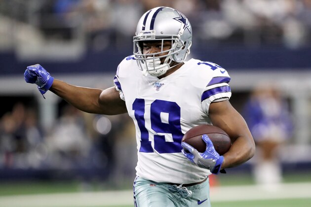 ARLINGTON, TEXAS - DECEMBER 29: Amari Cooper #19 of the Dallas Cowboys runs with the ball in the first quarter against the Washington Redskins in the game at AT&T Stadium on December 29, 2019 in Arlington, Texas. (Photo by Ronald Martinez/Getty Images)