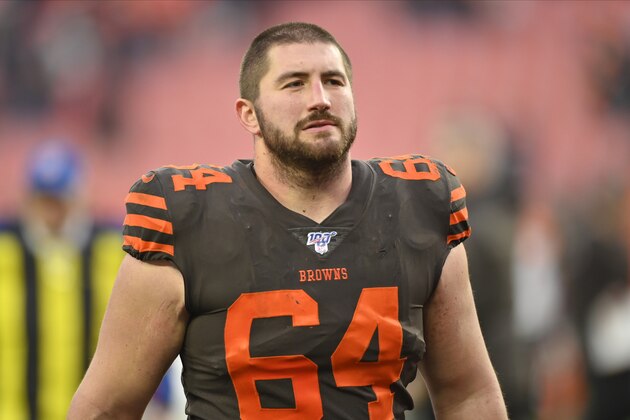 Cleveland Browns center JC Tretter walks off the field after an NFL football game against the Cincinnati Bengals, Sunday, Dec. 8, 2019, in Cleveland. The Browns won 27-19. (AP Photo/David Richard)