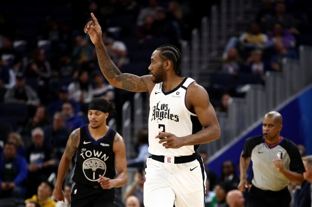SAN FRANCISCO, CALIFORNIA - MARCH 10:  Kawhi Leonard #2 of the LA Clippers reacts after making a basket tate Warriors at Chase Center on March 10, 2020 in San Francisco, California. NOTE TO USER: User expressly acknowledges and agrees that, by downloading and or using this photograph, User is consenting to the terms and conditions of the Getty Images License Agreement.  (Photo by Ezra Shaw/Getty Images)