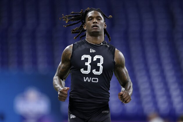 INDIANAPOLIS, IN - FEBRUARY 27: Wide receiver CeeDee Lamb of Oklahoma runs the 40-yard dash during the NFL Scouting Combine at Lucas Oil Stadium on February 27, 2020 in Indianapolis, Indiana. (Photo by Joe Robbins/Getty Images)
