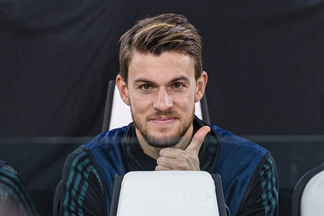 TURIN, ITALY - NOVEMBER 26: Daniele Rugani of Juventus gestures during the UEFA Champions League group D match between Juventus and Atletico Madrid at Juventus Arena on November 26, 2019 in Turin, Italy. (Photo by Marcio Machado/Eurasia Sport Images/Getty Images)
