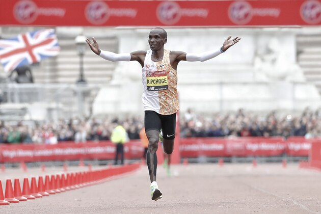 Kenya's Eliud Kipchoge wins the first place in the men's race at the 39th London Marathon in London, Sunday, April 28, 2019. (AP Photo/Alastair Grant)