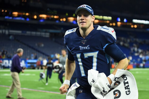INDIANAPOLIS, INDIANA - DECEMBER 01:  Ryan Tannehill #17 of the Tennessee Titans leaves the field following a game against the Indianapolis Colts at Lucas Oil Stadium on December 01, 2019 in Indianapolis, Indiana. (Photo by Stacy Revere/Getty Images)