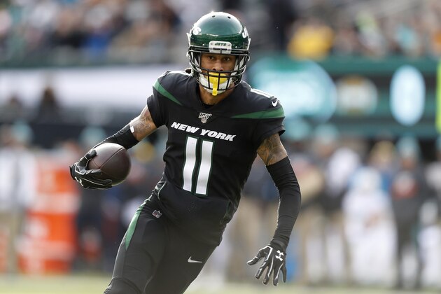 EAST RUTHERFORD, NEW JERSEY - DECEMBER 08:  (NEW YORK DAILIES OUT)   Robby Anderson #11 of the New York Jets in action against the Miami Dolphins at MetLife Stadium on December 08, 2019 in East Rutherford, New Jersey. The Jets defeated the Dolphins 22-21. (Photo by Jim McIsaac/Getty Images)