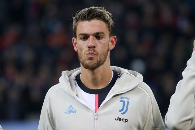 LEVERKUSEN, GERMANY - DECEMBER 11: (BILD ZEITUNG OUT) Daniele Rugani of Juventus Turin looks on during the UEFA Champions League group D match between Bayer Leverkusen and Juventus at BayArena on December 11, 2019 in Leverkusen, Germany. (Photo by TF-Images/Getty Images)