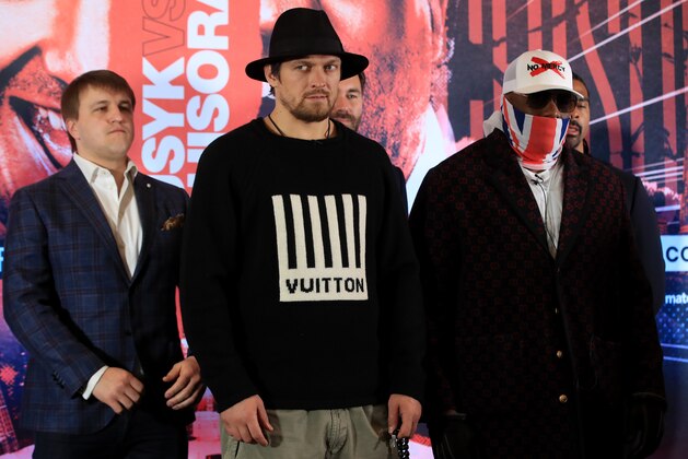 LONDON, ENGLAND - MARCH 13: (L-R) Oleksandr Usyk and Derek Chisora are pictured together during the Oleksandr Usyk and Derek Chisora Press Conference at the Royal Institute of British Architects on March 13, 2020 in London, England. (Photo by Andrew Redington/Getty Images)