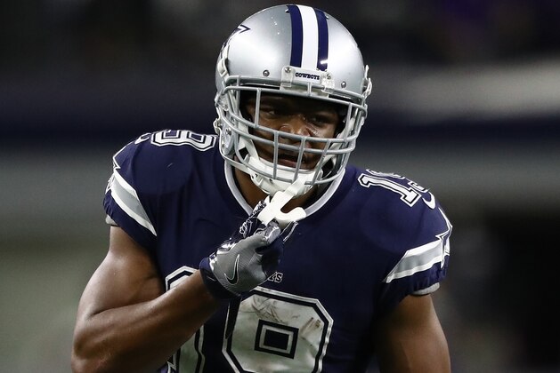 ARLINGTON, TEXAS - NOVEMBER 10: Amari Cooper #19 of the Dallas Cowboys at AT&T Stadium on November 10, 2019 in Arlington, Texas. (Photo by Ronald Martinez/Getty Images) ARLINGTON, TEXAS - NOVEMBER 10: Amari Cooper #19 of the Dallas Cowboys at AT&T Stadium on November 10, 2019 in Arlington, Texas. (Photo by Ronald Martinez/Getty Images)