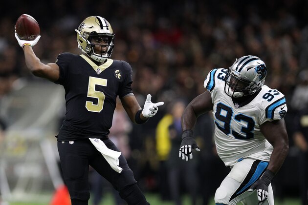 NEW ORLEANS, LOUISIANA - DECEMBER 30: Teddy Bridgewater #5 of the New Orleans Saints throws a pass against the Carolina Panthers during the first half at the Mercedes-Benz Superdome on December 30, 2018 in New Orleans, Louisiana. (Photo by Chris Graythen/Getty Images)