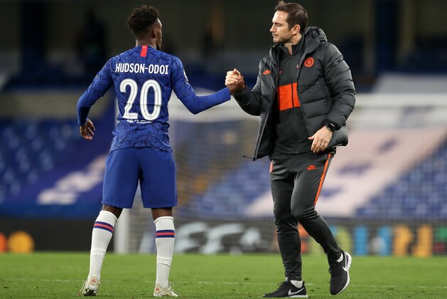 LONDON, ENGLAND - NOVEMBER 05: Frank Lampard, Manager of Chelsea embraces Callum Hudson-Odoi during the UEFA Champions League group H match between Chelsea FC and AFC Ajax at Stamford Bridge on November 05, 2019 in London, United Kingdom. (Photo by Catherine Ivill/Getty Images) LONDON, ENGLAND - NOVEMBER 05: Frank Lampard, Manager of Chelsea embraces Callum Hudson-Odoi during the UEFA Champions League group H match between Chelsea FC and AFC Ajax at Stamford Bridge on November 05, 2019 in London, United Kingdom. (Photo by Catherine Ivill/Getty Images)