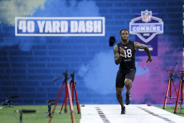 INDIANAPOLIS, IN - FEBRUARY 27: Wide receiver Henry Ruggs III of Alabama runs the 40-yard dash during the NFL Scouting Combine at Lucas Oil Stadium on February 27, 2020 in Indianapolis, Indiana. (Photo by Joe Robbins/Getty Images)
